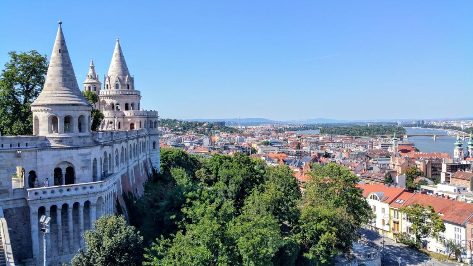 Castle Stallion Budapest Exterior photo